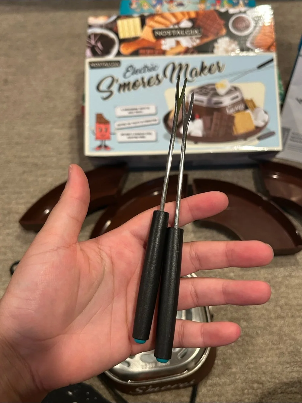 Nostalgia Indoor Electric Smores Maker Brown Smores Kit Electric Smore Maker